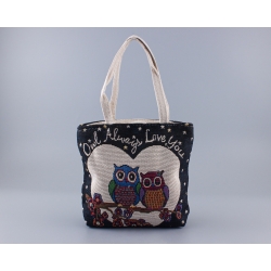 Bag with a zipper