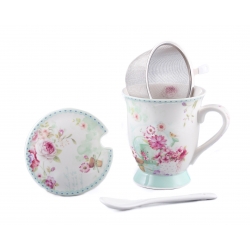 Tea cup with strainer